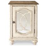 Realyn Chairside End Table - Image 4