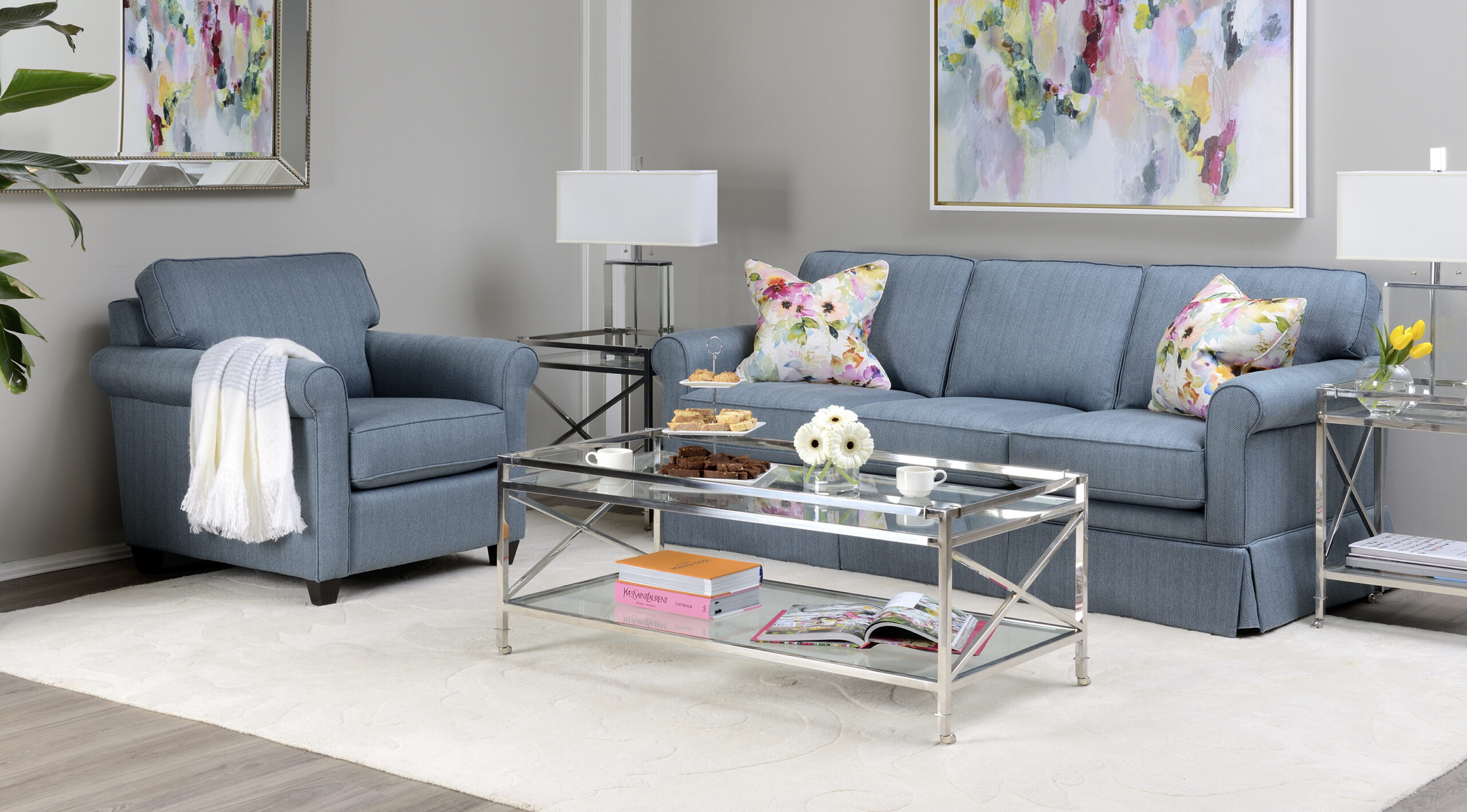 2462 Sofa & 2460 Chair Room